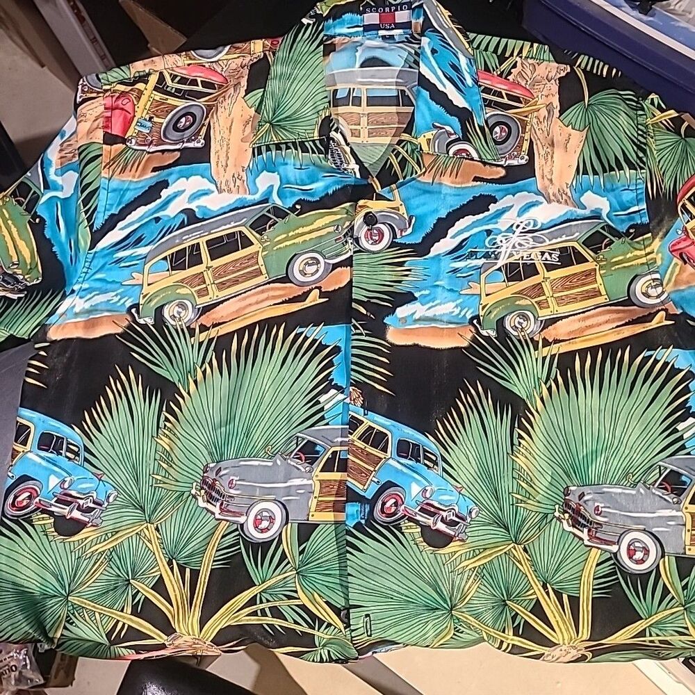 Scorpio Hawaiian Woody Car Short Sleeve Button Down Men's L - Las Vegas logo
